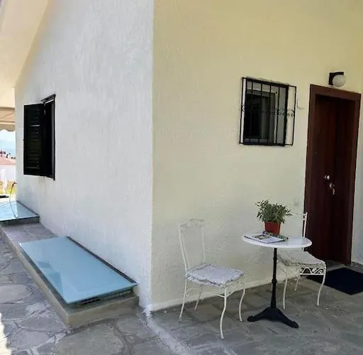 בית נופש Villaellimaria Elani
